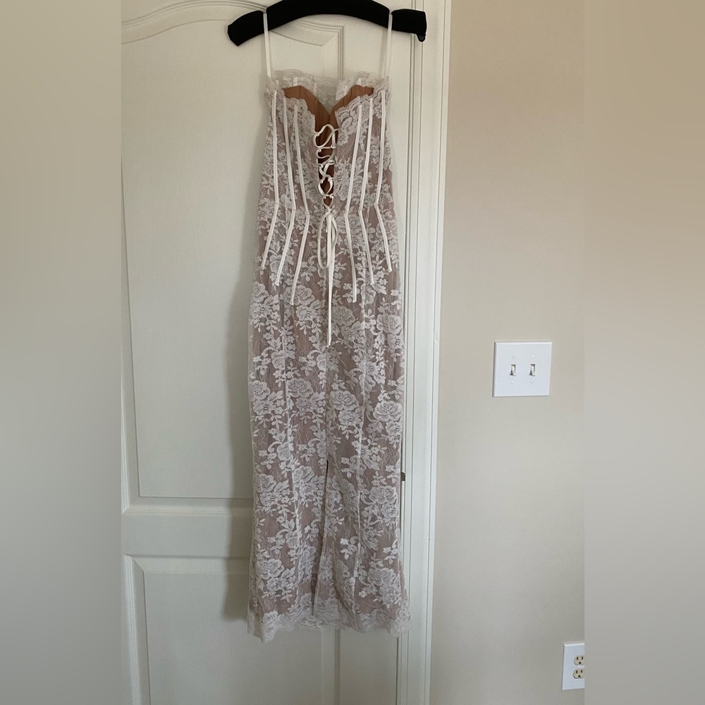 V. Chapman Capulet Midi Dress in White Chantilly Lace - Picture 4 of 8